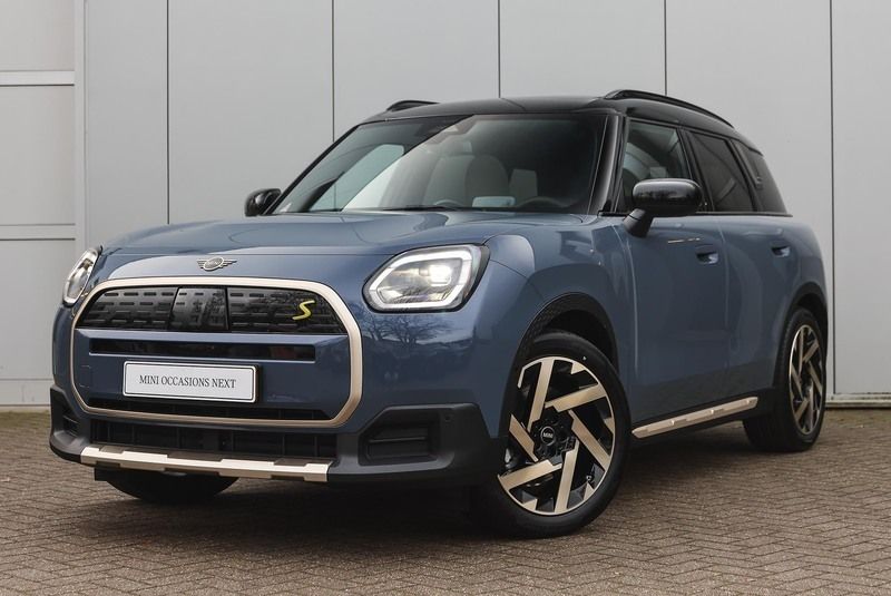 Blauw Gebruikt 2025 Mini One Countryman Favoured SUV | € 59.007 - Afbeelding 1/4
