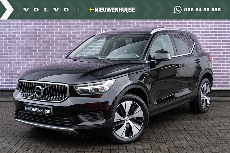 Zwart Gebruikt 2022 Volvo XC40 Inscription SUV | € 31.399 (Goede deal) - Afbeelding 1/4