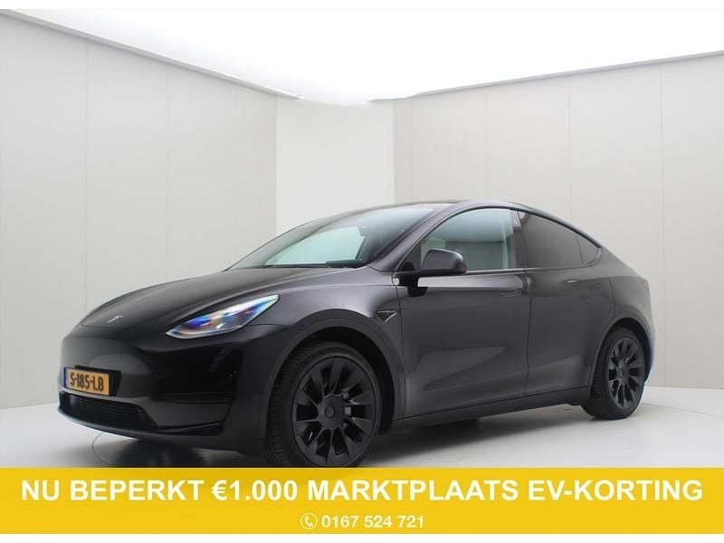 Zwart Gebruikt 2023 Tesla Model Y Standard Range SUV | € 34.900 (Super prijs) - Afbeelding 1/4