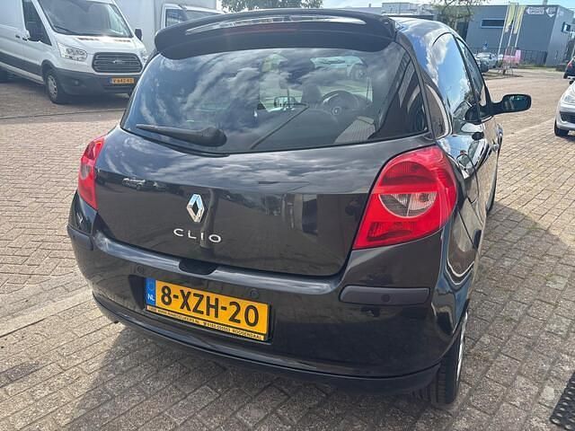 Occasion Renault Clio II Dynamique 111 PK (81 kW) 2008 Zwart Hatchback