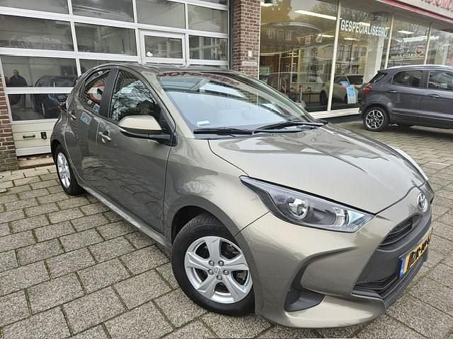 Groen Gebruikt 2023 Toyota Yaris Active Hatchback | € 20.500 (Goede deal) - Afbeelding 1/4
