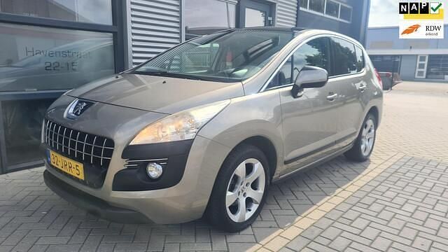 Grijs, metallic lak Gebruikt 2009 Peugeot 3008 MPV | € 2.950 (Eerlijke prijs) - Afbeelding 1/4