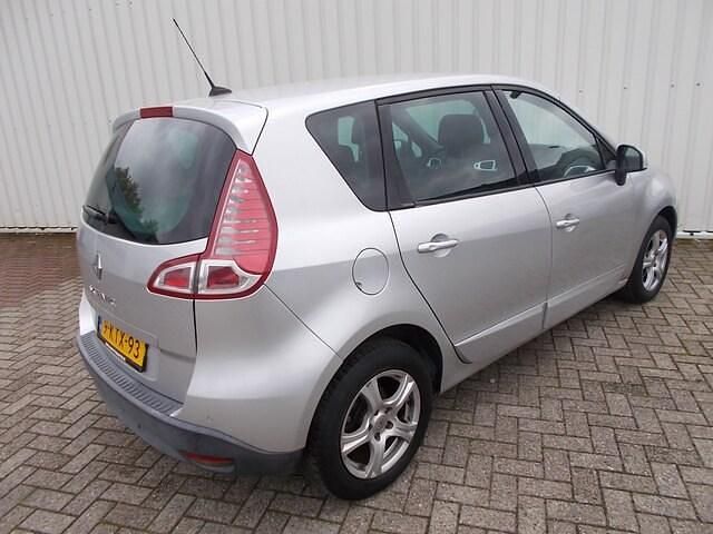 Occasion Renault Scénic III Dynamique 142 PK (104 kW) 2009 Zilver MPV