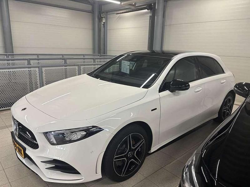 Wit Gebruikt 2020 Mercedes 250 Premium Plus Stationwagen | € 28.500 - Afbeelding 1/4