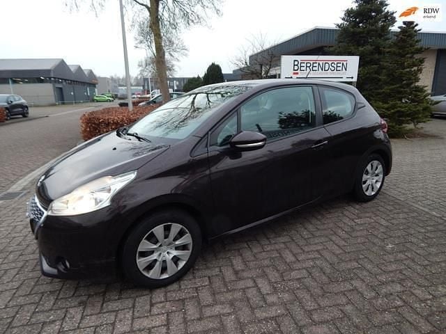 Zwart Occasion 2013 Peugeot 208 Active Hatchback | € 1.695 (Duur) - Afbeelding 1/4