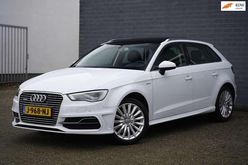 Wit Gebruikt 2015 Audi A3 Sportback e-tron Attraction Hatchback | € 13.450 (Eerlijke prijs) - Afbeelding 1/4