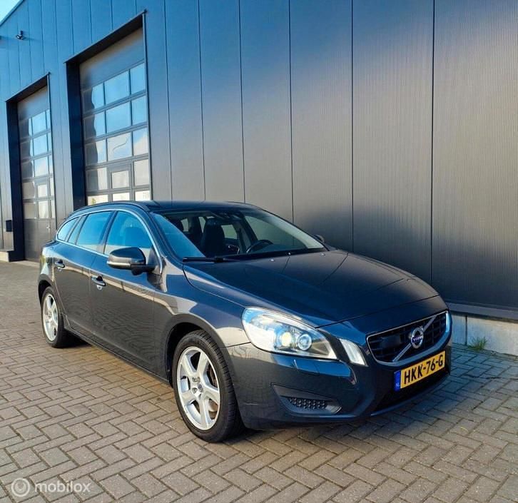 Gebruikt 2011 Volvo V60 Stationwagen | € 8.500 (Goede deal) - Afbeelding 1/4