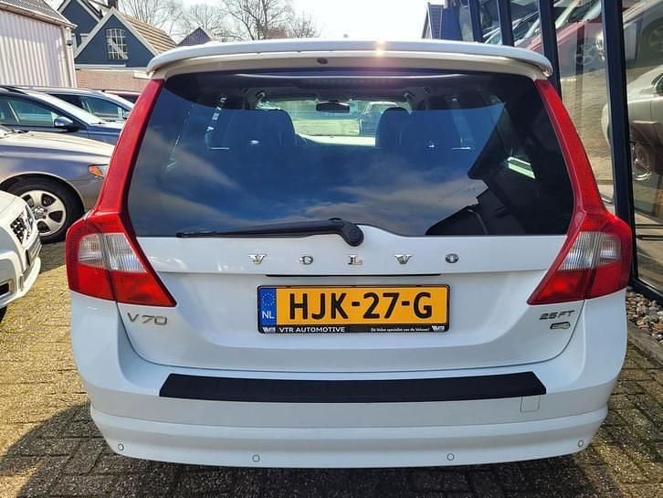 Occasion Volvo V70 Summum 230 PK (169 kW) 2009 Wit Stationwagen