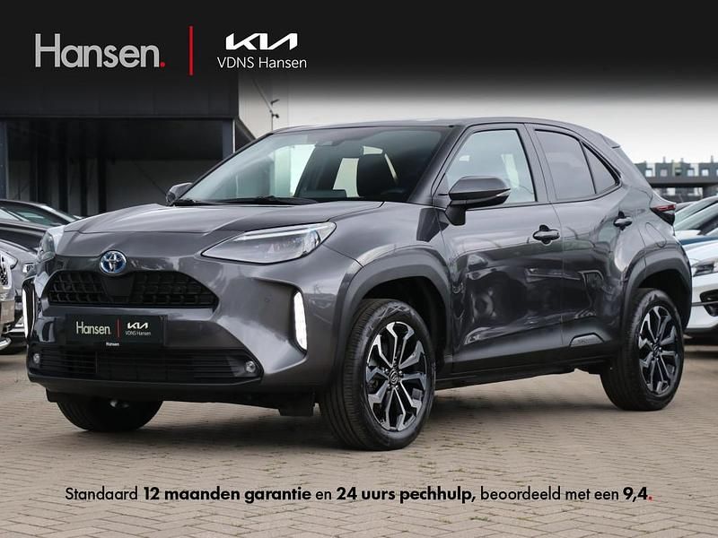 Grijs, metallic lak Gebruikt 2024 Toyota Yaris Cross SUV | € 26.445 (Eerlijke prijs) - Afbeelding 1/4