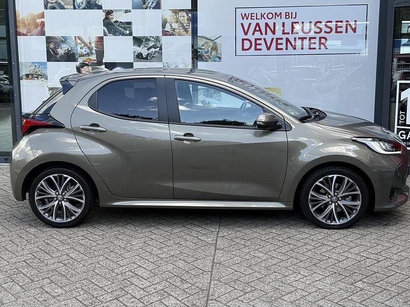 Occasion Toyota Yaris Executive 131 PK (96 kW) 2024 Groen Hatchback