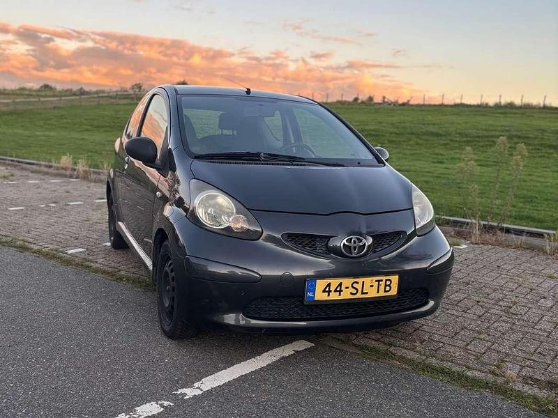 Gebruikt 2006 Toyota Aygo Hatchback | € 1.995 - Afbeelding 1/4