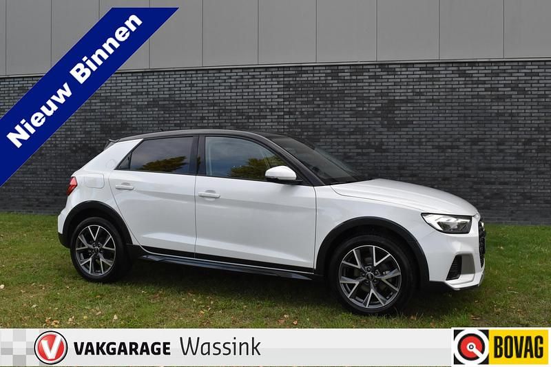 Wit Gebruikt 2021 Audi A1 Advanced Hatchback | € 26.450 (Eerlijke prijs) - Afbeelding 1/4