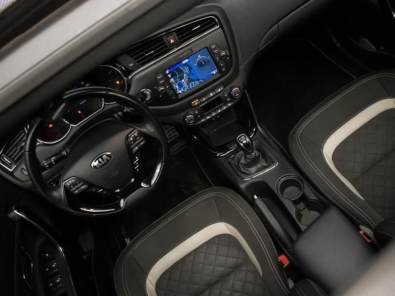 Occasion Kia Ceed GT-Line 120 PK (88 kW) 2016 Wit Hatchback