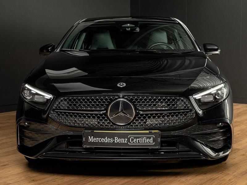 Occasion Mercedes A250 AMG line 218 PK (160 kW) 2024 Zwart Hatchback