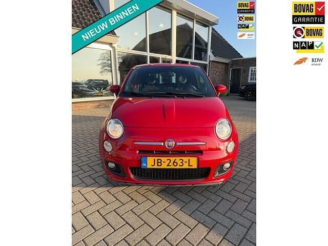 Rood Occasion 2016 Fiat 500S Hatchback | € 9.449 (Eerlijke prijs) - Afbeelding 1/4