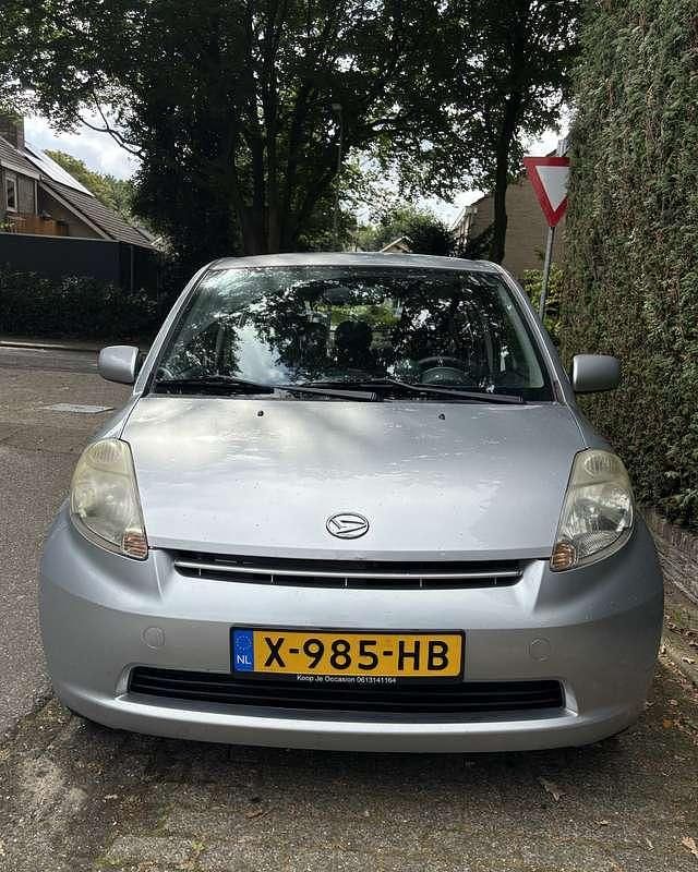 Grijs Gebruikt 2007 Daihatsu Sirion Hatchback | € 2.400 (Eerlijke prijs) - Afbeelding 1/4