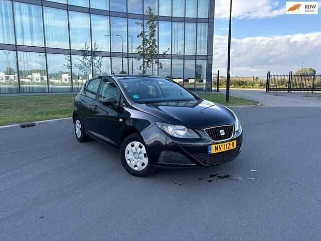 Zwart Gebruikt 2010 Seat Ibiza Hatchback | € 2.495 (Eerlijke prijs) - Afbeelding 1/4