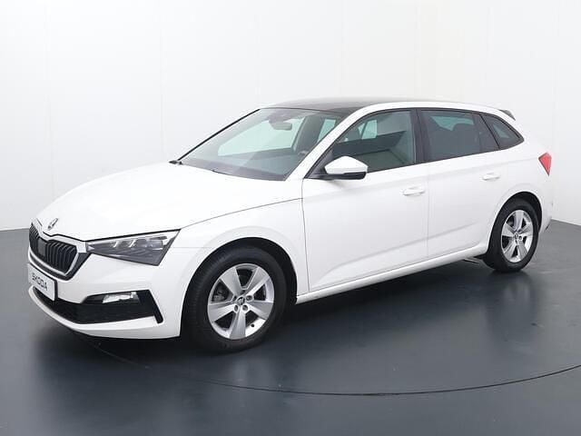 Wit Gebruikt 2020 Skoda Scala Business Line Hatchback | € 20.840 (Eerlijke prijs) - Afbeelding 1/4
