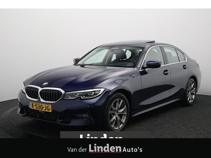 Blauw Gebruikt 2021 BMW 318 Executive Sedan | € 32.845 (Iets duurder) - Afbeelding 1/4