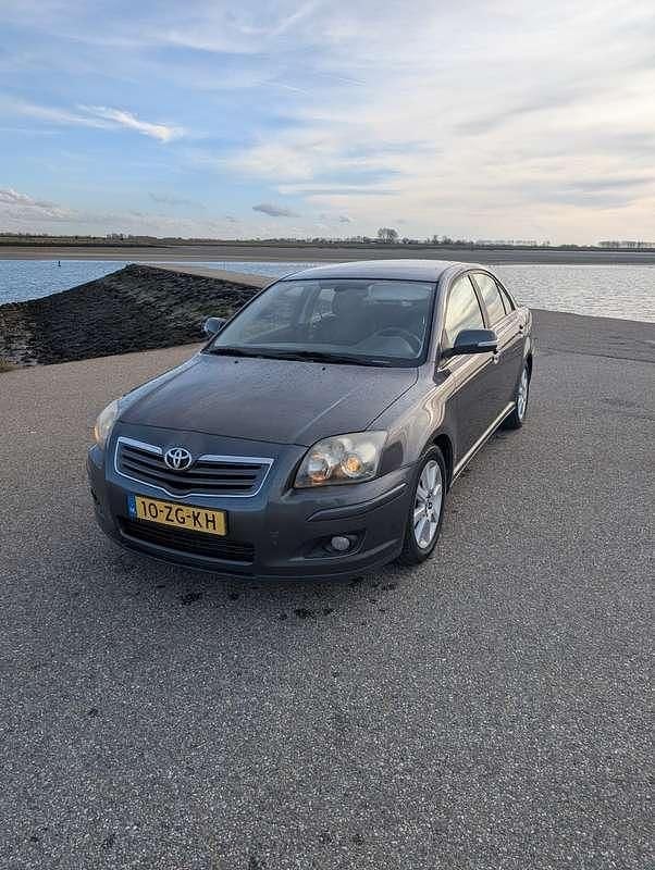 Occasion Toyota Avensis Luna 147 PK (108 kW) 2008 Grijs Sedan