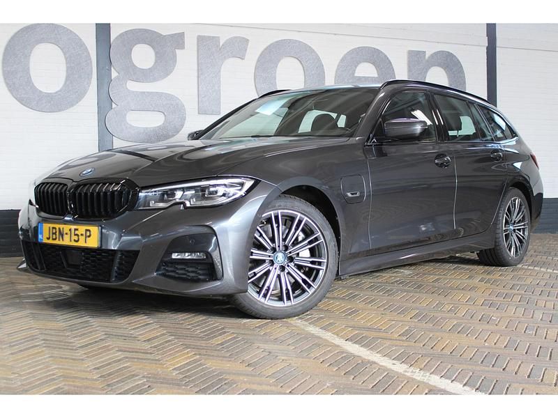 Occasion BMW 330 184 PK (135 kW) 2022 Grijs Stationwagen