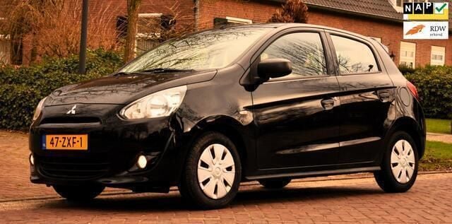 Zwart Gebruikt 2013 Mitsubishi Space Star Inform Hatchback | € 3.150 (Duur) - Afbeelding 1/4
