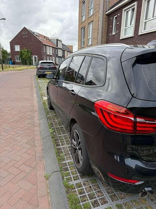 Zwart Gebruikt 2020 BMW 218 Stationwagen | € 25.500 (Duur) - Afbeelding 1/4