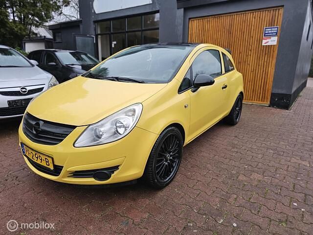 Geel Gebruikt 2009 Opel Corsa Selection Hatchback | € 999 (Super prijs) - Afbeelding 1/4