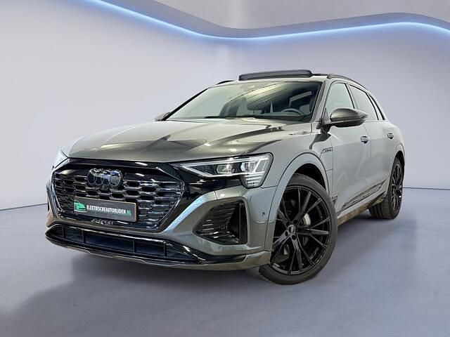 Grijs Gebruikt 2023 Audi Q8 e-tron S-Line SUV | € 62.944 (Eerlijke prijs) - Afbeelding 1/4