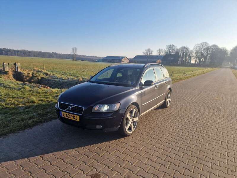 Zwart Gebruikt 2005 Volvo V50 Summum Stationwagen | € 1.500 (Super prijs) - Afbeelding 1/4