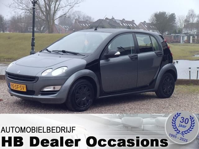 Zwart Occasion 2005 Smart ForFour Pure Hatchback | € 1.350 (Eerlijke prijs) - Afbeelding 1/4