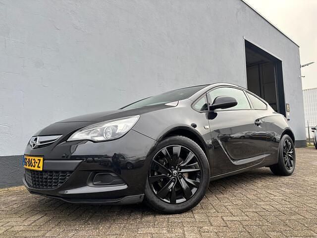 Zwart Occasion 2014 Opel Astra GTC Sport Hatchback | € 10.750 - Afbeelding 1/4