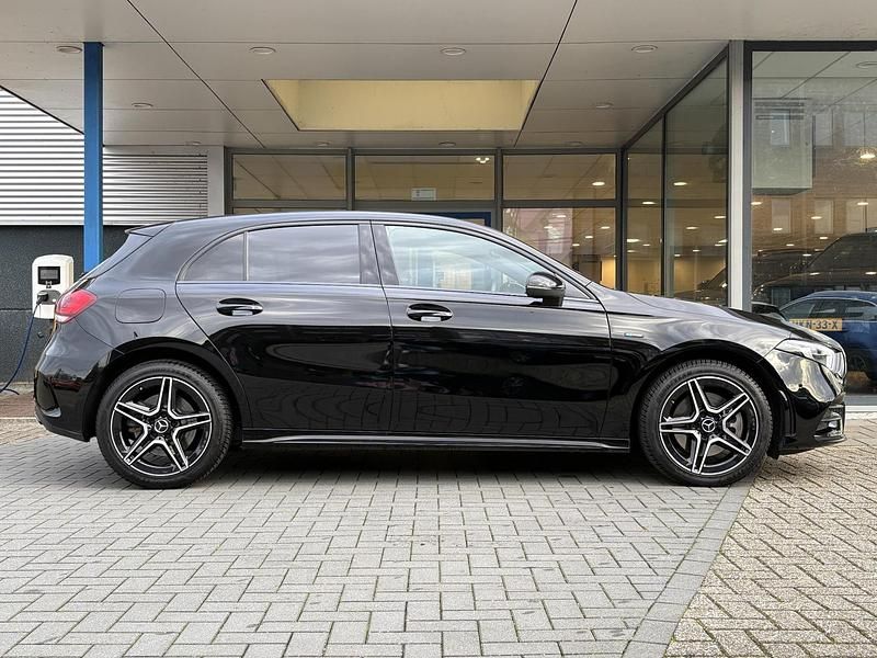 Occasion Mercedes A250 AMG line 218 PK (160 kW) 2021 Zwart Hatchback