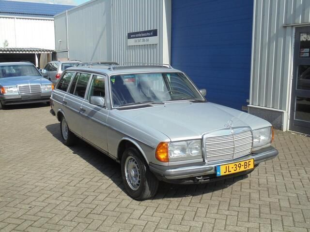 Occasion Mercedes E230 136 PK (100 kW) 1982 Grijs Stationwagen