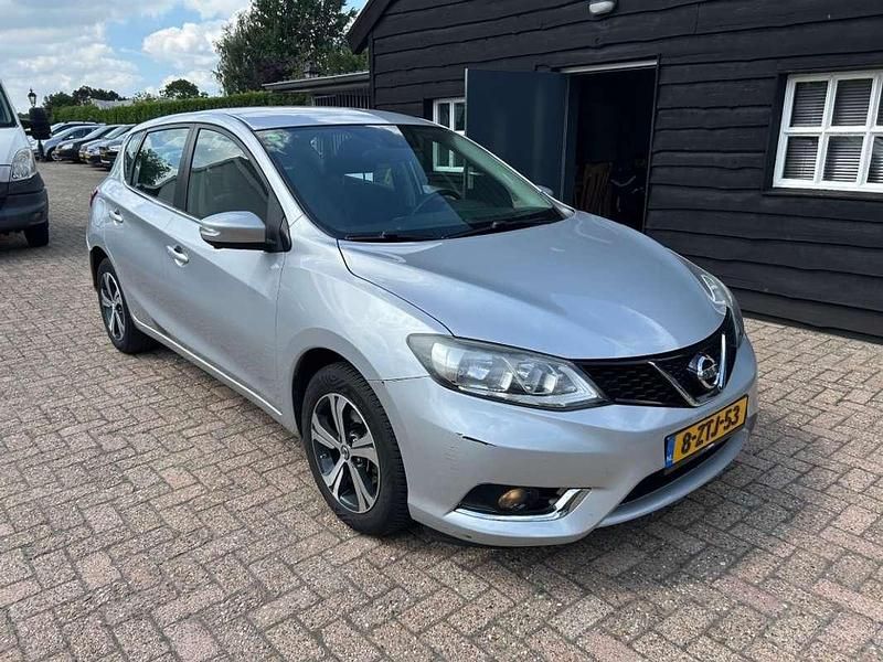 Grijs, metallic lak Gebruikt 2015 Nissan Pulsar Hatchback | € 5.250 (Goede deal) - Afbeelding 1/4