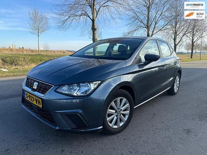Grijs Occasion 2019 Seat Ibiza Reference Hatchback | € 8.999 (Goede deal) - Afbeelding 1/4