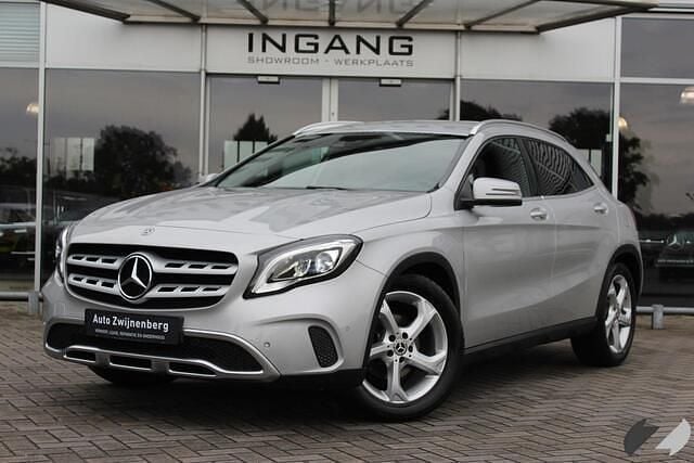 Grijs Gebruikt 2017 Mercedes GLA180 SUV | € 19.500 (Eerlijke prijs) - Afbeelding 1/4