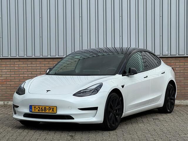 Wit Gebruikt 2023 Tesla Model 3 Standard Range Sedan | € 29.950 (Goede deal) - Afbeelding 1/4