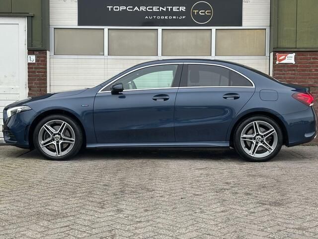 Occasion Mercedes A250 AMG 160 PK (117 kW) 2020 Blauw Sedan