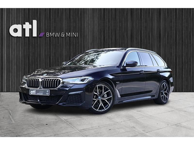 Zwart Gebruikt 2022 BMW 530 Executive Stationwagen | € 42.950 (Iets duurder) - Afbeelding 1/4