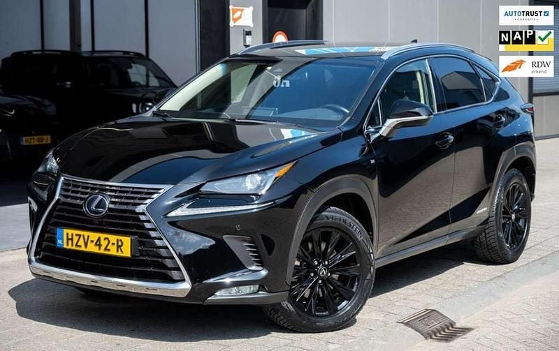 Zwart Gebruikt 2018 Lexus NX300h Sport Line SUV | € 29.995 (Goede deal) - Afbeelding 1/4