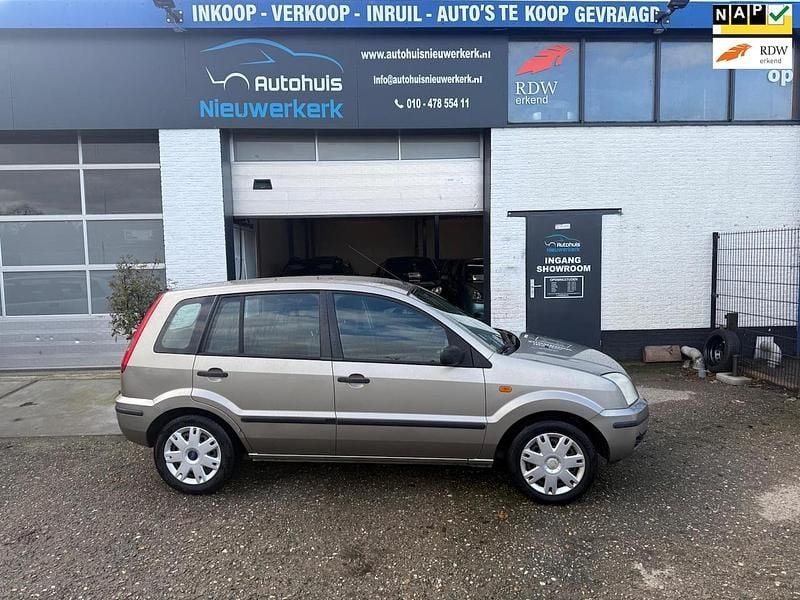 Grijs Gebruikt 2004 Ford Fusion Trend MPV | € 1.999 (Goede deal) - Afbeelding 1/4