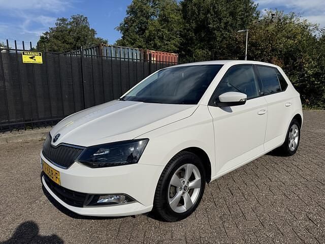 Wit Gebruikt 2017 Skoda Fabia Joy Hatchback | € 8.450 (Goede deal) - Afbeelding 1/4