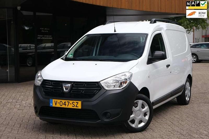 Wit Gebruikt 2018 Dacia Dokker Essentiel Van | € 7.950 (Goede deal) - Afbeelding 1/4