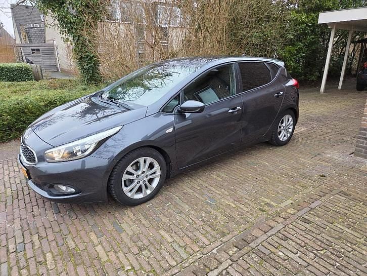 Occasion Kia Ceed Plus 99 PK (72 kW) 2012 Hatchback