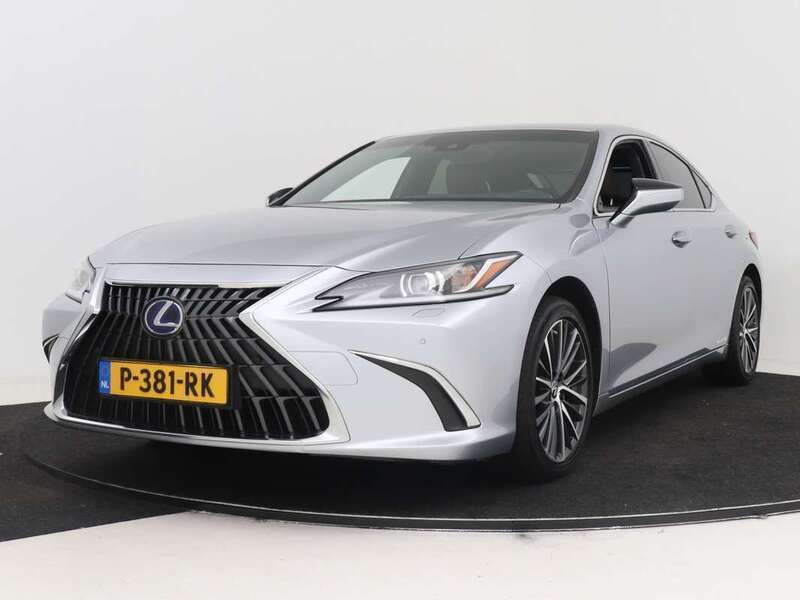 Grijs Gebruikt 2022 Lexus ES300 Luxury Line Sedan | € 42.950 (Goede deal) - Afbeelding 1/3