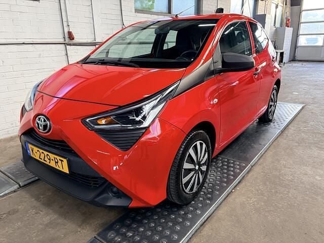 Occasion Toyota Aygo 72 PK (52 kW) 2021 Rood Hatchback