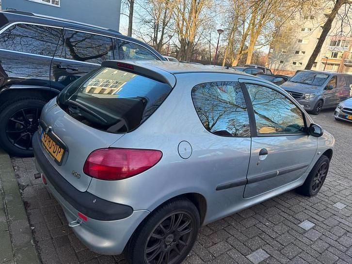 Occasion Peugeot 206 74 PK (54 kW) 2001