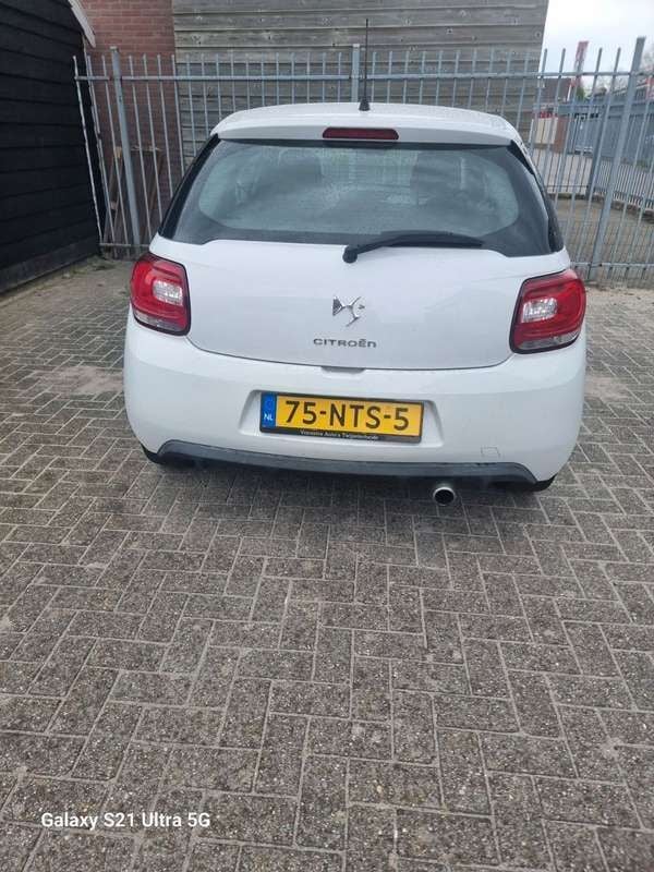 Wit Gebruikt 2010 Citroën DS3 Chic Hatchback | € 3.750 (Super prijs) - Afbeelding 1/4