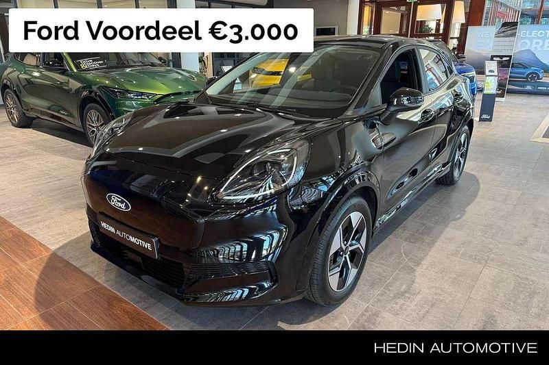 Zwart Nieuw 2025 Ford Puma Gen-E SUV | € 32.320 - Afbeelding 1/4